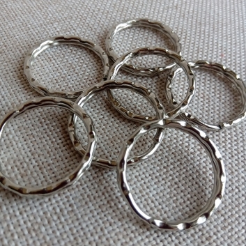 Кольцо для ключей плоское, рифленое, 2,8 см., никель.
