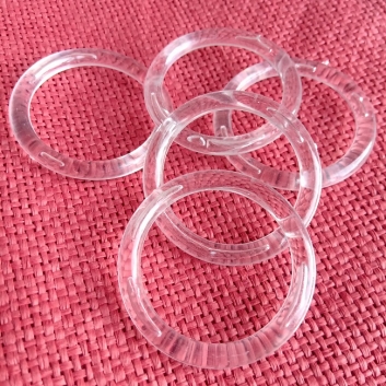 Кольцо пластмасс., 33 (43) мм., прозрачное белое.