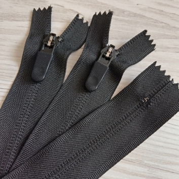 Блискавка потайна розємна Спорт, 18 см, тип-7, чорна ОСНОВА ТКАНИНА (580)