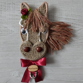 Сувенір Кінь на магніті, 15х9 см (014)