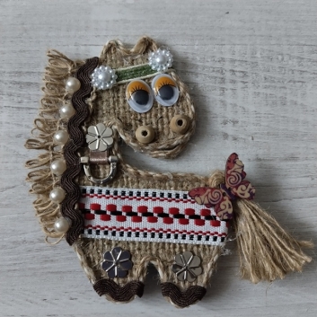 Сувенір Конячка на магніті, 10х10,5 см (330)