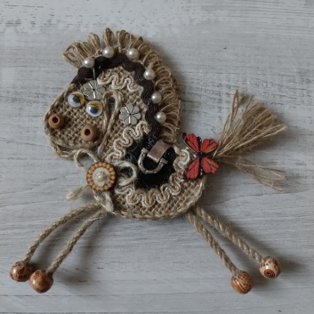 Сувенір Конячка на магніті, 13х13 см (101)